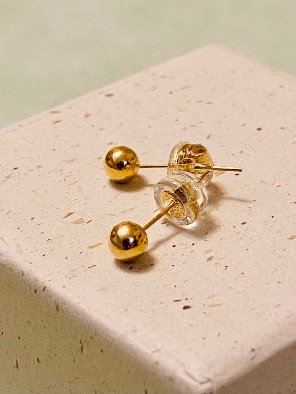 18 K Gold Ball Stud Earrings. Real gold